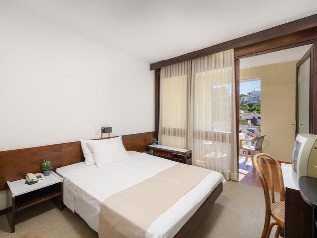 /galerije/Hotel Podgorka/jednokrevetna/jednokrevetna soba hotel podgorka.jpg
